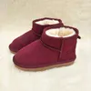 Bottes chaussures de créateurs garçons et filles Style enfants bébé bottes de neige imperméable à l'eau enfants chaussures en cuir de vache d'hiver marque XMAS botte d'hiver pour enfants