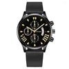 Montres-bracelets Montre de luxe pour hommes Mode Bracelet en alliage d'or Trois yeux Calendrier Romain Numérique Ultra Mince Cadran Quartz Reloj Hombre