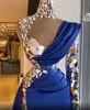 Königsblaue Ballkleider, Arabisch, Aso Ebi, luxuriöse Perlenkristalle, Stehkragen, Etui-Schulter, geteilte Meerjungfrau, formelle Party-Abendkleider