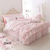 Sängkläder set 100% bomullsblommor tryckt prinsessor sängkläder set tvilling king queen size rosa flickor spets ruffle täcke täcke sängen utspridd säng kjol set 221010