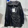 Designer damskie Trench płaszcza średnia spódnica z kwiatową szczupłą talią haftową bluzę z kapturem luźna odznaka swobodna krem ​​do filtra przeciwsłonecznego kurtka płaszcza