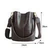 Kvällspåsar Crocodile Crossbody Bag for Women Axel Brand Designer Luxury Pu Leather Bucket Stone Mönster Handväska