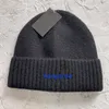 Зимняя шерстяная шерстяная шапочка черепа для женских шляп Мужские дизайнерские бейсболка уличная мода.