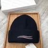 Buchstaben Strickmütze Beanie Cap Designer Skull Caps Kaschmir Winter für Mann Frau Hüte 8 Farben