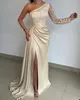 Underbara prom Empire Mermaid Dresses Matte Satin Strap Ruche One-Shoulder Train Dress One Sleeve Custom Made Formal Evening Dress Sweep Plus Size