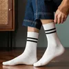 Chaussettes pour hommes Coton Homme Automne / Hiver Chaud Doux Confortable Tricoté Garçons Casual Moyen Long Stripe Socken T221011