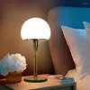 Lampy stołowe projektant lampy biurkowej Bauhaus Nordic sypialnia nocna prosta szklana dioda LED do salonu