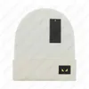 Stickad hatt enkelhet beanie cap två ögon mönster designer skalle mössor för man kvinna vinter hattar 6 color9656359
