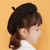 Hattar barn flickor vinter stickad basker hatt fast f￤rg utomhus resor vintage justerbar ￥ttkantig pumpa m￥lare m￶ssa