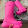 Botas de lluvia para hombre y mujer, botas de goma de diseñador, botines antideslizantes de fondo grueso, botines de plataforma de goma, botas de caballero a la moda, color gelatina