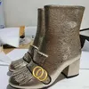 2022 Yeni Yüksek Topuklu Botlar Tasarımcı Yumuşak Cowhide Sonbahar Kış Kaba Topuk Kadın Ayakkabı Gerçek Deri Fermuar Moda Mektubu Metal Toka Topukları