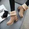 Womens Snow Designer Boots Triple Black Chestnut Purple Pink Navy Gray Fashion Classic Ongly Boot Women Women Girls Bondies