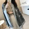 2022 neue Luxus v Schal Kaschmir Dicken Schal Frauen Lange Winter Wram Pashmina Wraps Hijab mit Quaste Bufanda Foulard Luck