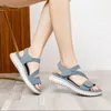 Sandals مرنة التصميم البسيط الأحذية الصيفية منصة النساء لقضاء العطلات 2022 حلقة هوك روما شاطئ حذاء