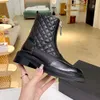 2023 Nya kvinnliga designer stövlar landstövlar svart läder lyxig hög klack ankel för australiens kvinnliga klackar med låda
