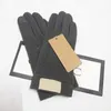 Designer de luxe de haute qualité en cuir véritable mitaines gants marque de mode lettre impression hommes femmes épaissir cachemire doigts mitaines coupe-vent garder au chaud gant