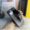 Designerskie etui na telefony Opaska na ramię Luksusowy nadruk w litery Pierścień etui na telefon Skórzany, odporny na wstrząsy pokrowiec na iPhone'a 14 Pro Max 13P 12 11 XS 8 Nowość