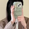 Роскошные дизайнерские чехлы для телефона Fashion Furry Case с металлическим подвеской Phonecase Winter Shockper Shell для iPhone 14 Pro Max 132572641