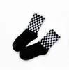 Chaussettes pour hommes noir blanc damier corée Harajuku rue vent motif Tube Couple nouveauté vérifier hommes unisexe drôle T221011