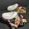 Pantoufles en coton Chaussures chaudes Plaine Dessin animé Couleur Gratté Graffiti Peluche Intérieur et extérieur Couples Section Bottes de neige d'hiver pour femmes Hommes Différents styles Multi tailles