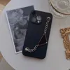 Handyhüllen Designer Hülle für IPhone 14 Pro Max 13 12 11 XS XR 8 7 Modekette mit Metallanhänger Phonecase Stoßfeste Abdeckung 2023