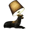 Lampy stołowe Nordic Designer Lampa Lampa Kreatywna Pasterz Pies Animal Light Light Bedroom Dekoracja Dekoracja domu Home Luster Vintage