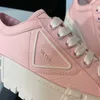 Triangolo logo designer scarpe casual Platform Sneakers in nylon a doppia ruota Sneakers da donna Sneaker da donna Fondo triplo spesso Gabardine basso di lusso per modello rosa S1