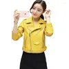 Couro de couro feminino 2022 Spring Autumn PU Jacket PU Moda Bright Motorcycle Coat Short Faux Biker feminino macio 3xl