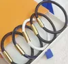 Modedesigner Mens Women Armband Charm Delicate Invisible Luxury Smycken Magnetiskt spänneguld läderarmband Armband Watch Strap Case