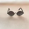 Gafas de sol de moda peque￱as 1pc gafas de sol de marco negro mascota gatos lindos vestidos