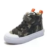 Chaussures plates 2021 Nouvelle Marque Garçons Casual Chaussures Armée Vert Mode Enfants Bottes Cool Garçon Fille En Plein Air Militaire Camouflage Chaussures E08067 L221012