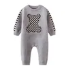 Pojkar Romper tröja kläder baby bodysuit nyfödd jumpsuit modedesigner baby outwear coat 2022 höst vinter childers kläder