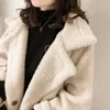 Coupa de camurça de pele feminina Casaco de cordeiro 2022 Moda Moda Faux Leather Moto Jacket Ladies Logo Gross Winter Female Overcoat