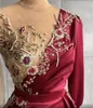 Arabische Aso Ebi Burgundy Luxuriöse Meerjungfrau Abendkleider Perlenkristalle Sheer Neck Prom Formelle Partykleider