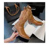 2022 Осенние кожаные ковбойские сапоги в стиле вестерн из денима cowgrils на толстом каблуке с вышивкой на толстом каблуке с квадратным носком Ботинки на толстом каблуке