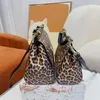 Bolsas de couro para designers bolsas de designer feminino de luxo com sacola de leopardo de luxo vintage para compras elegantes ombro bolsas de crossbody carteira feminina 221013