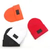 Модные буквы вязаные шляпы зимние шапочки унисекс дизайнерские шапки черепа на открытом воздухе теплый вязаный крючко