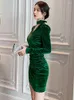 الفساتين غير الرسمية الخريف الشتاء خمر كلاسيكي مثير للنساء 2022 الأخضر O-Neck Hollow Folds عالية الخصر Mini Femme مساء الحزب