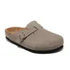 Novo designer Boston verão cortiça chinelos planos Design de moda chinelos de couro Sandálias de praia favoritas Sapatos casuais tamancos para mulheres homens bolsa cabeça Arizona Mayari 35-46