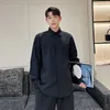 M￤ns avslappnade skjortor 2022 Autumn Men borrar krage l￥ng￤rmad l￶s vintage japan koreansk streetwear svart hankl￤nning