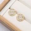 Basit 18 K Altın Kaplama 925 Gümüş Lüks Marka Tasarımcıları Harfler Damızlık Geometrik Ünlü Kadınlar Yuvarlak Kristal Yapay Elmas İnci Küpe Düğün Parti Jewerlry MM1191