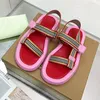 Sommar ny sandaler designer tofflor strand kvinnor skor svart vit höjande 5 cm tjock botten växel ihålig sandal lyx toffel kvinnor glidbanor35- 43