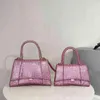 Bolso con solapa de alta calidad, bolsos de media luna y media luna, bolso de mano con diamantes de imitación, hebilla de letra clásica con diamantes de imitación completos