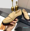 2022 new fashion 5A Casual Shoes Designer Breathable Loafers Flat Simple Comfortable Fashion Luxury Design Woman Leisure With Box top quality