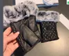 Luxuriöse fingerlose Handschuhe aus Schaffell-Leder für Damen. Designer-Damen-Winter-warme karierte Fahrhandschuhe aus echtem Leder