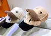 Para designerskich czapek Ball Caps Damskie ciepłe jagnięce polar Casquette moda haft haftowe dwa kolorowe panele na czapce jesieni i zimowe