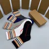 Diseñador de lujo de moda Calcetines para hombre Calcetín largo de algodón Hombres Casual Ropa interior deportiva a cuadros en caja 5 pares