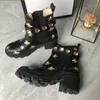 Designer Martin Short Boots 100% Cowhide Belt Buckle Metal 2023 Women Fashion Shoes Classic Bee Thick Heels Läder Luxury High Heeled