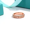 Ringar designers Luxurys Solid Color Diamonds Design Ring Temperamental mångsidig Valentine039S Day Gift Engagement Smycken FAS5362936
