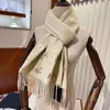 贅沢な女性Cスカーフ冬のカシミアラップパシュミナショールズレディ濃い暖かい毛布デザインレター女性ブファンダストール2022 NEW